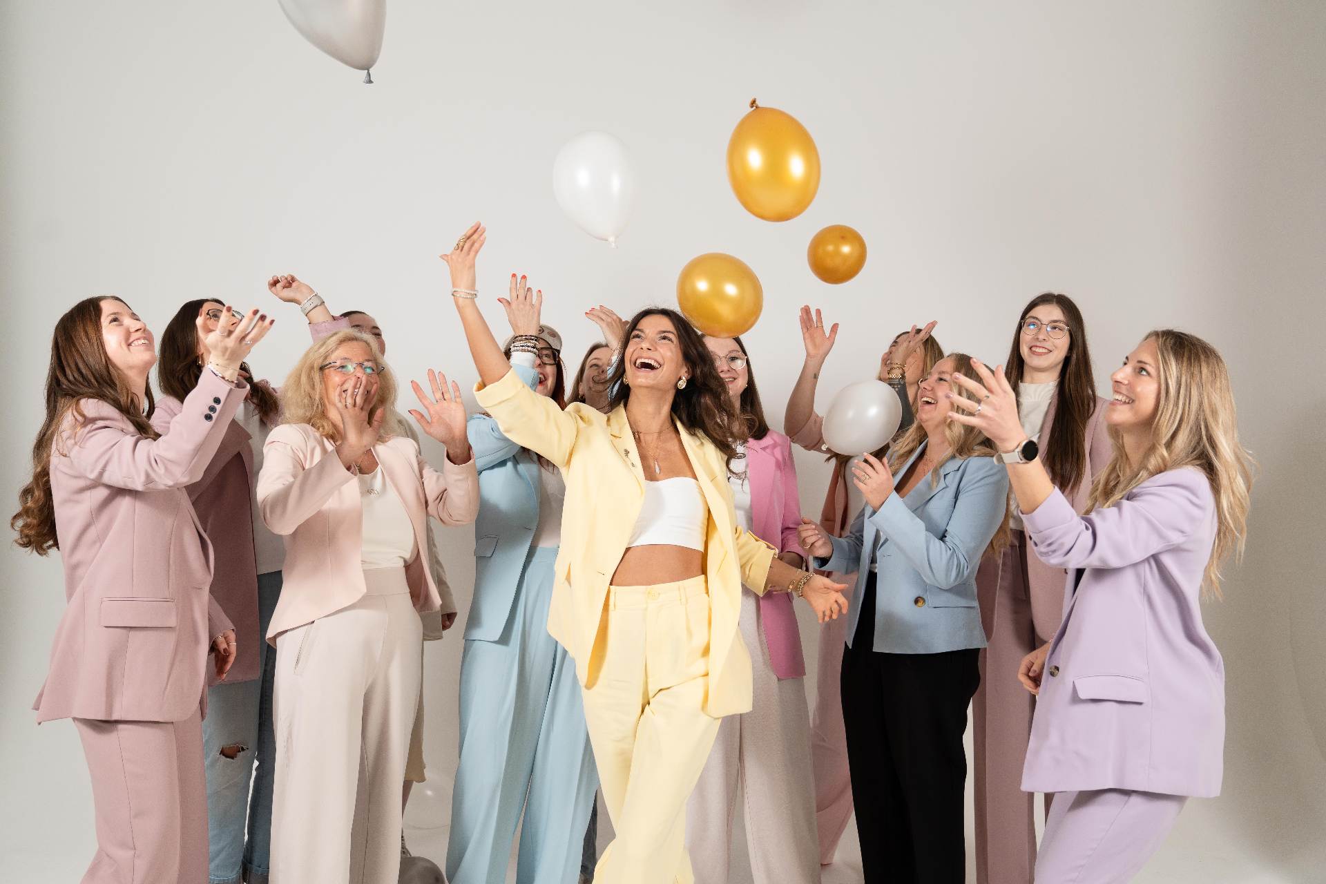 Kathrin mit ihrem Team — Frauen, die Ja gesagt haben